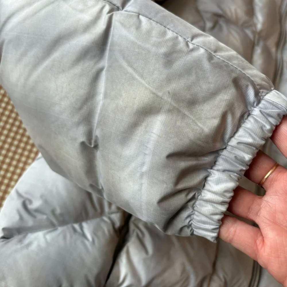 Eddie Bauer 650 Down filling marshmallow puffer jacket.Gray/white.Size XL.Fits L